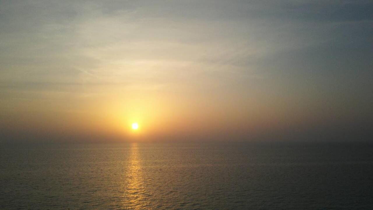 시비리 By The Sea With Great View 빌라 외부 사진